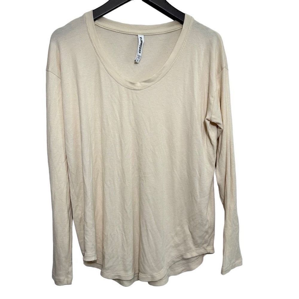 Athleta cream long sleeve size small